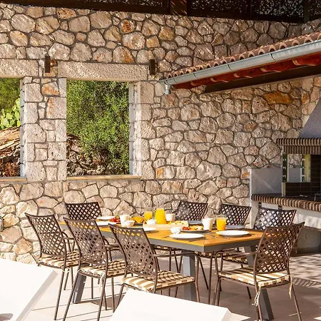 Rachi * Vathi (Meganisi)