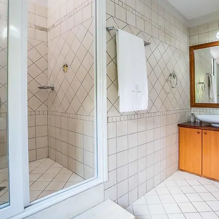 Rachi * Vathi (Meganisi)