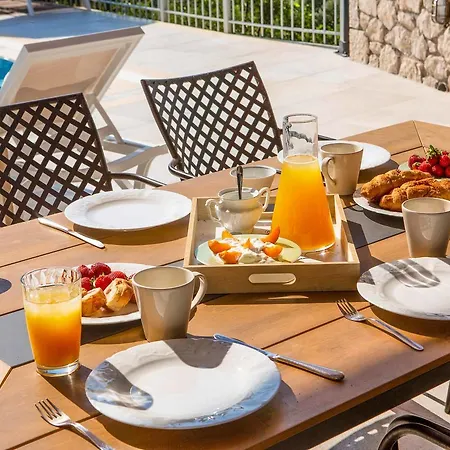 Rachi Vathi (Meganisi)