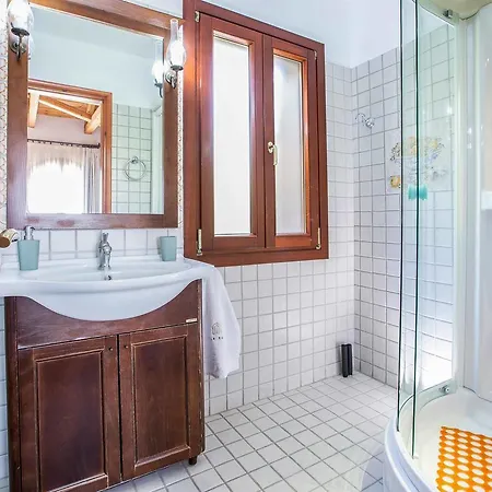 Rachi Vathi (Meganisi)